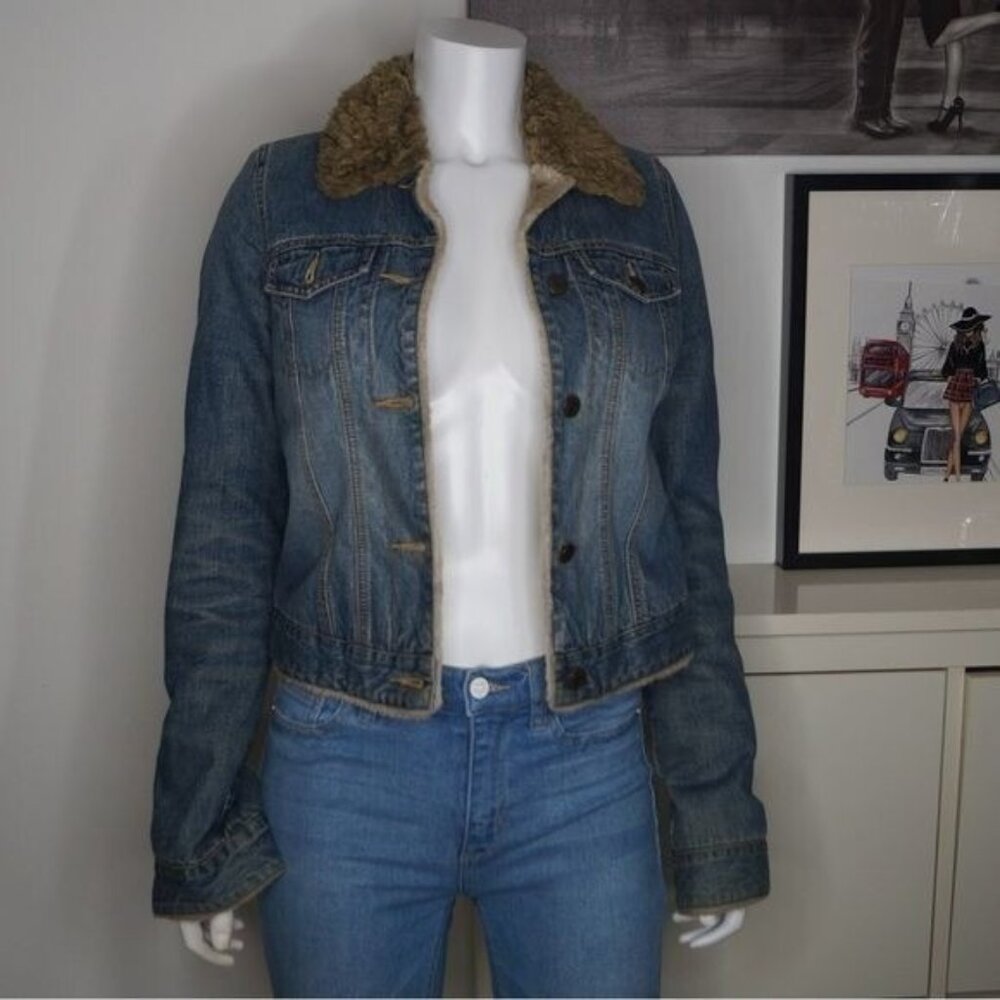 Ambercrombie & Fitch Classic Jean Jacket with Faux Fur Inside Size XS